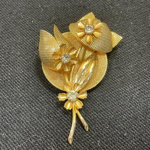 Vintage Gold Tone Brooch Floral Flower Pin